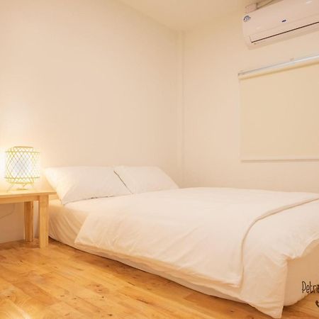 Appartamento Petra Boutique Donmuang Bangkok Esterno foto